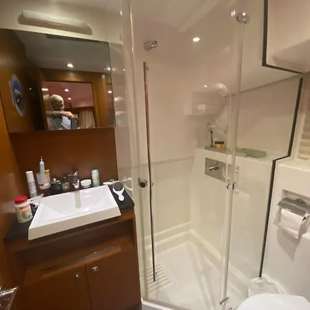 Bådhotel Luxueux Bateau A Quai Sari-Solenzara