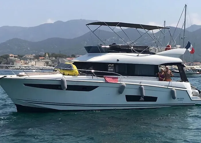 Tekne Luxueux Bateau A Quai *